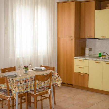 Appartamento Incantevole Con Parcheggio Gratuito ตีราโน ภายนอก รูปภาพ