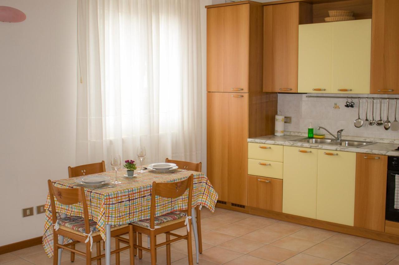 Appartamento Incantevole Con Parcheggio Gratuito ตีราโน ภายนอก รูปภาพ